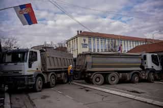 US, EU urge immediate deescalation at Serbia-Kosovo border amid ongoing crisis