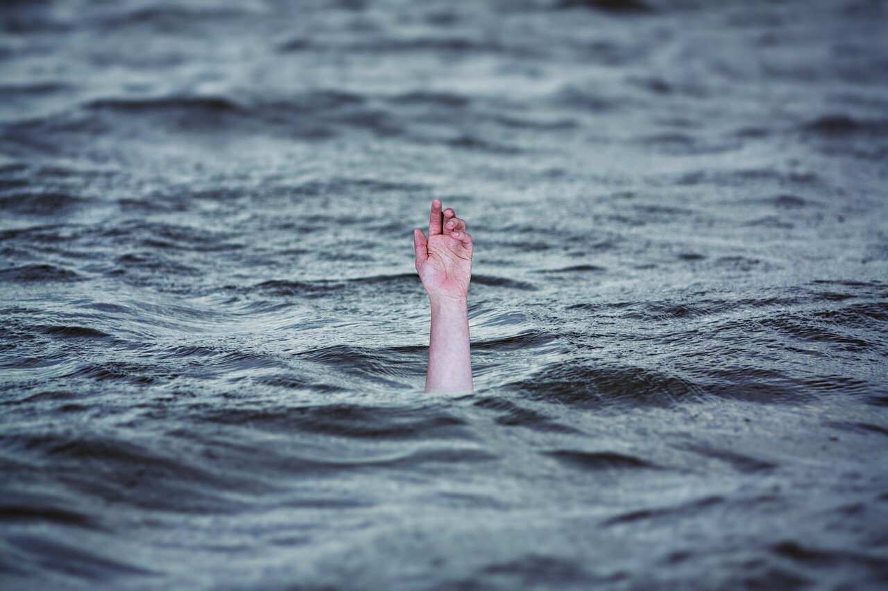 Believe it or not! Brazilian fisherman survives by clinging to ocean buoy for two days Believe it or not! Brazilian fisherman survives by clinging to ocean buoy for two days