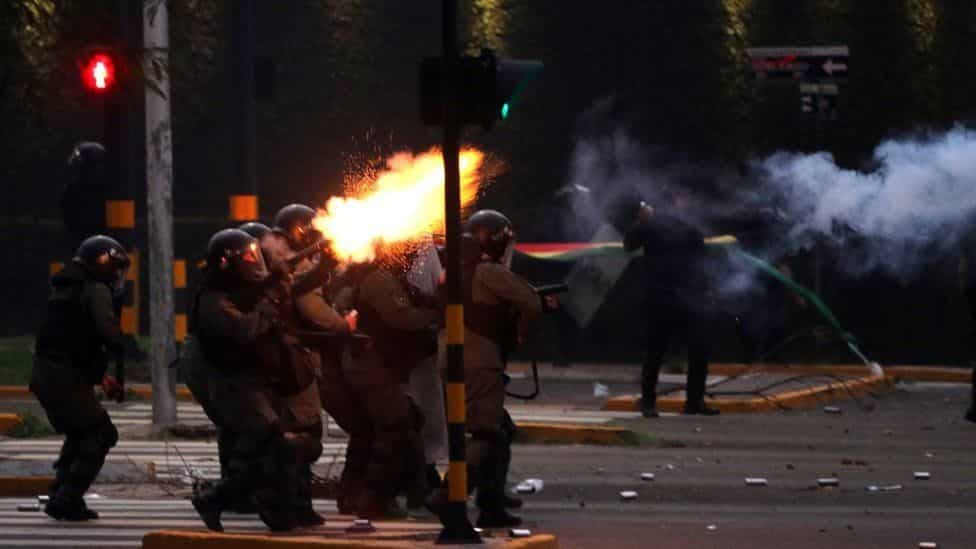 Drone captures clashes between Comacho supporters & Bolivian police