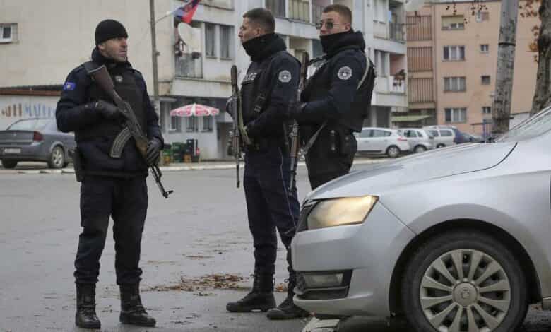 Tensions diffuse between Kosovo and Serbia with the removal of roadblocks