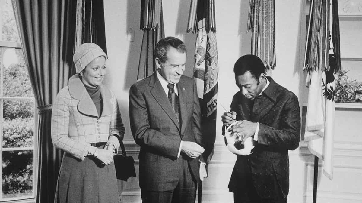 Pelé with the US President Richard Nixon