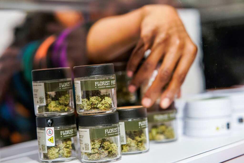 New York: Cannabis dispensary opens its doors at 4:20 pm for adults over 21