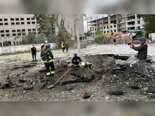 War in Ukraine: Explosions shake Ukrainian capital city after missile warning