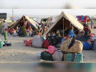 Pakistan: Government continues its crackdown on undocumented Afghan migrants