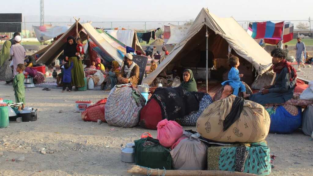 Pakistan: Government continues its crackdown on undocumented Afghan migrants