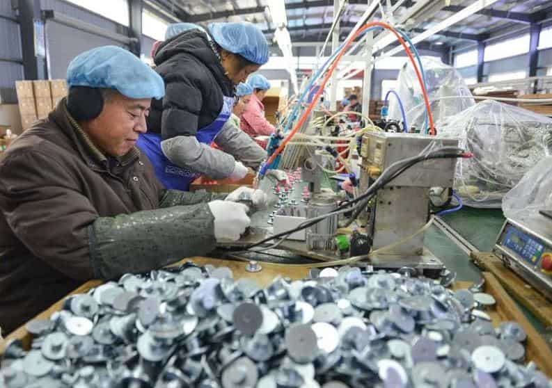World Business Watch: China's manufacturing contracts at sharpest pace in three years