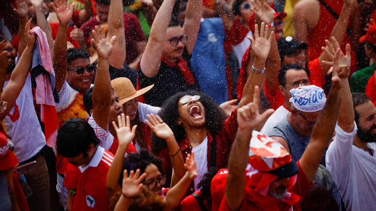 Supporters rejoice Lula's victory