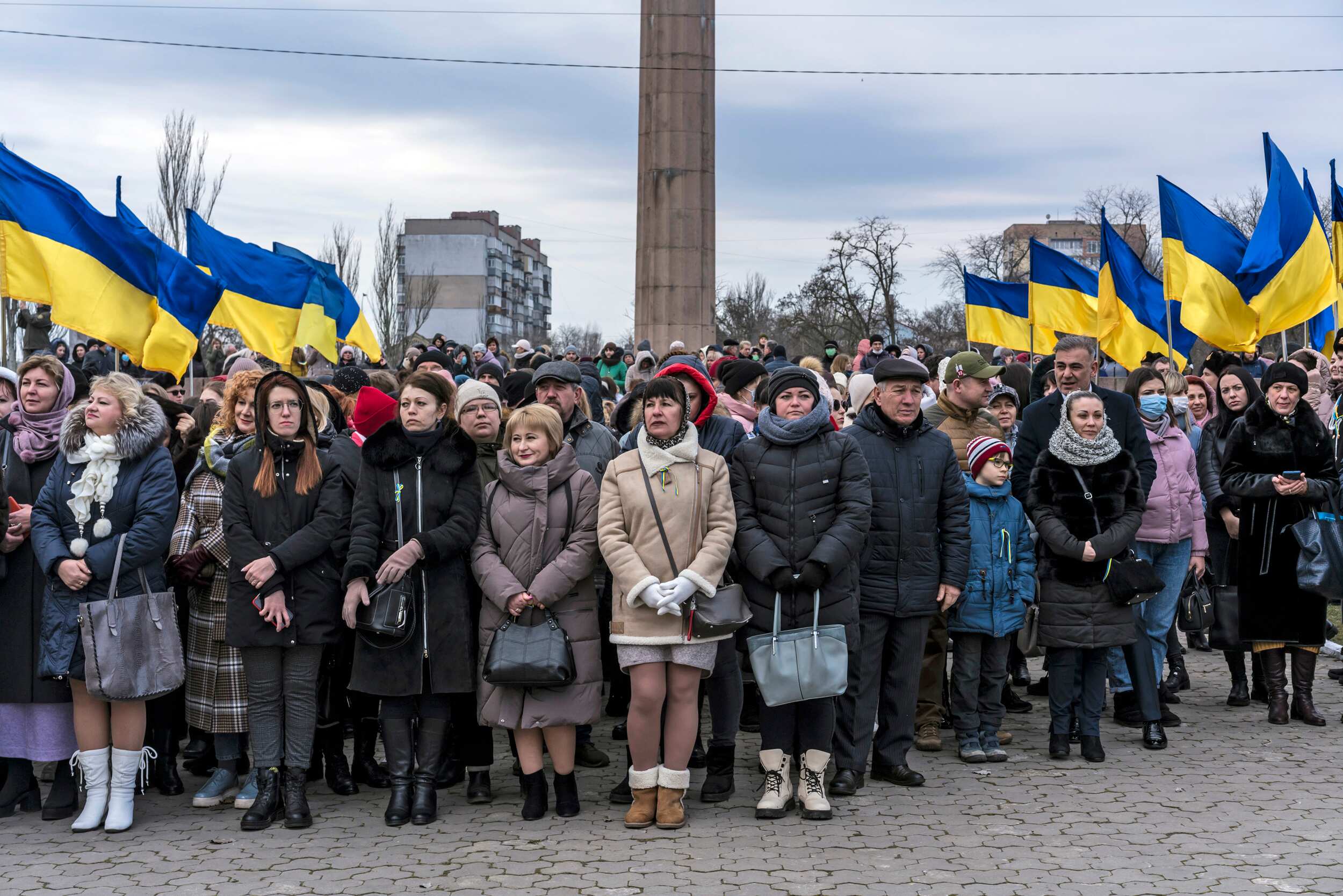 War in Ukraine: Ukrainians chant 'glory to Ukraine-glory to heroes' on ...