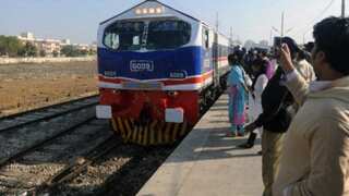 Pakistan Railways running trains with just three-day oil inventory, claims report