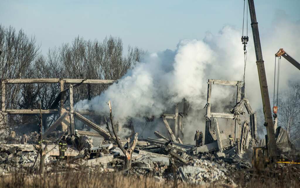 Watch: Aftermath of shelling in Makiivka in which dozens of Russian recruits killed