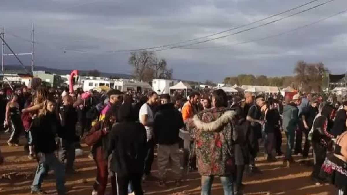 Spanish village hosts 5,000 in an illegal but 'magnificently organised' rave party under cops' watch Spanish village hosts 5,000 in an illegal but 'magnificently organised' rave party under cops' watch