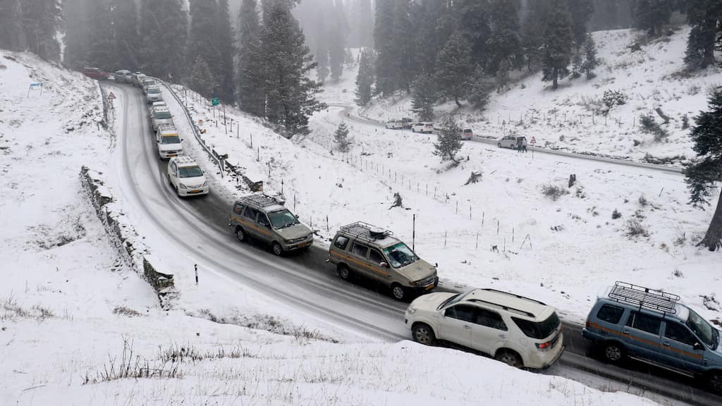 Kashmir tourism peaks in winter, stakeholders expect record-breaking tourist arrivals