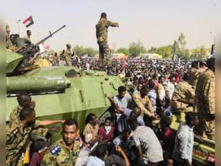 Sudan: Protesters demand ouster of military rulers
