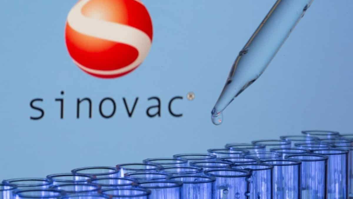 China Covid outbreak: Experts urge caution on use of Sinovac nasal spray