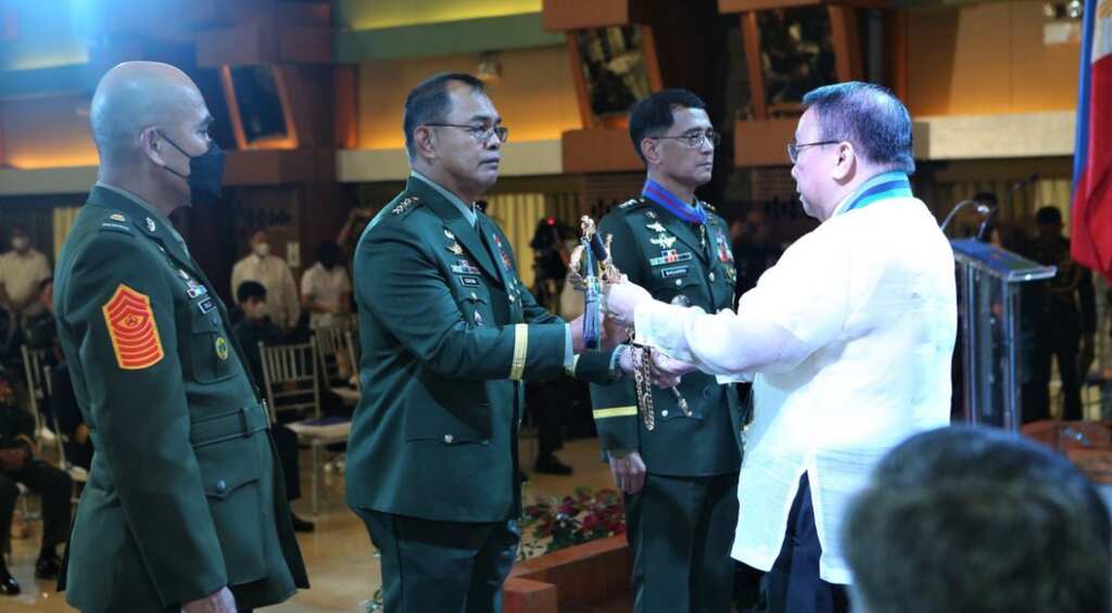 Philippines President cuts short military chief of staff's term, replaces him with retiring general