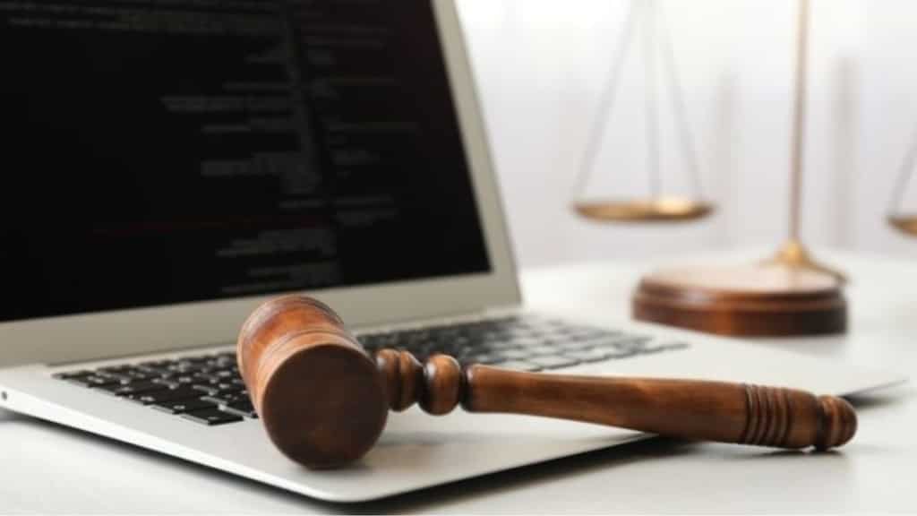 In a ‘historic’ first, an AI-powered ‘robot lawyer’ will defend a human in US court