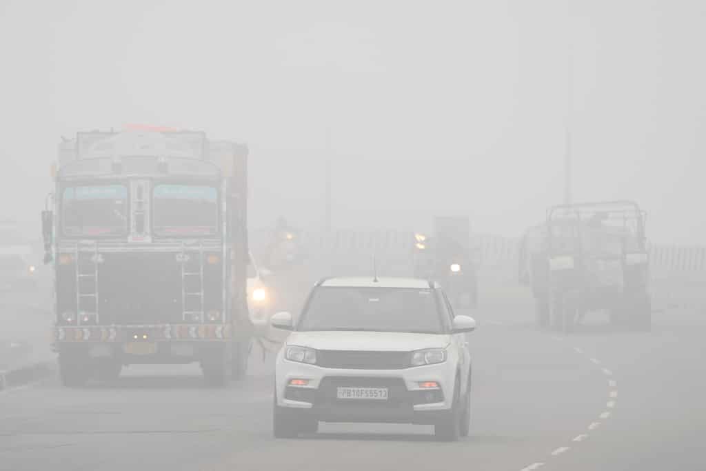 Severe cold wave sweeps north India, poor visibility due to fog delays many flights, 480 trains