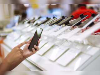 China: Smartphone industry to remain under pressure in 2023, total shipments shrunk by 10% in 2022