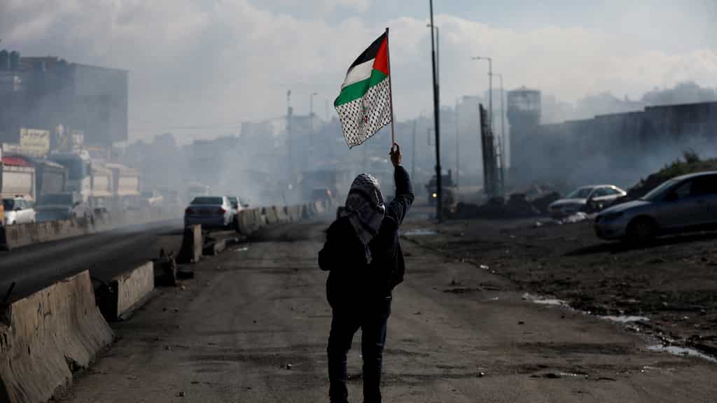 Ben-Gvir orders Israeli police to remove Palestinian flags from public spaces
