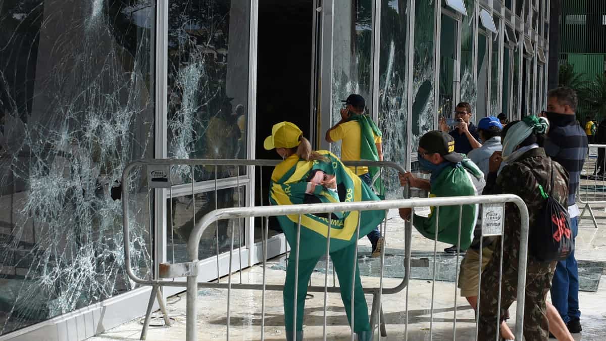 Protestors took over many officials' buildings and destroyed public property.