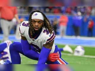 Damar Hamlin watches the Buffalo Bills game from the hospital