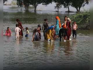 Leaders from over 40 countries and institutions pledge funds for Pakistan