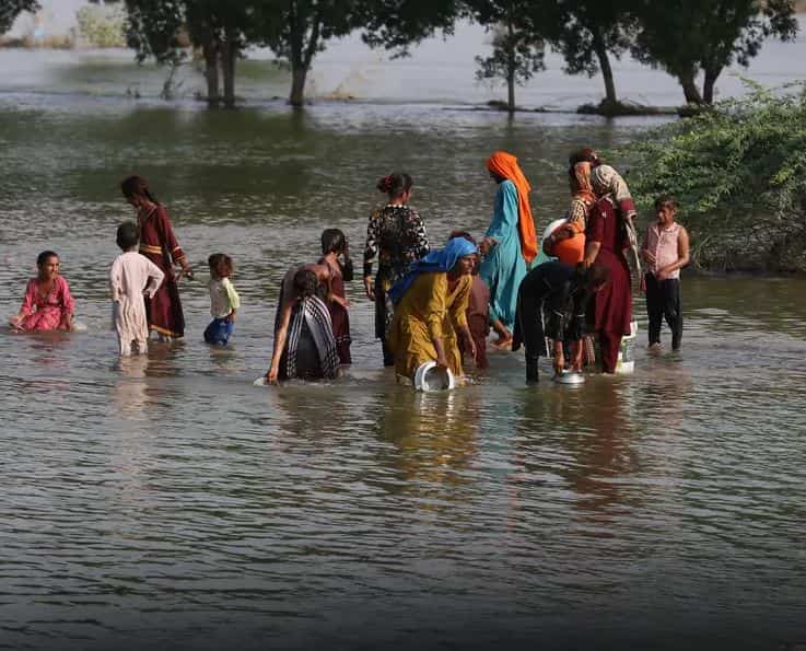 Leaders from over 40 countries and institutions pledge funds for Pakistan