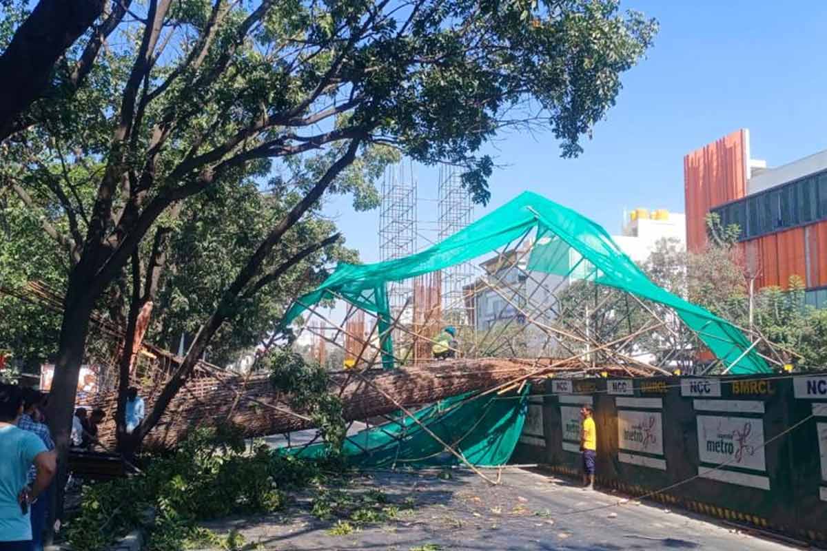 India: Bengaluru Metro pillar comes crashing killing mother, toddler son; BMRCL orders inquiry India: Bengaluru Metro pillar comes crashing killing mother, toddler son; BMRCL orders inquiry