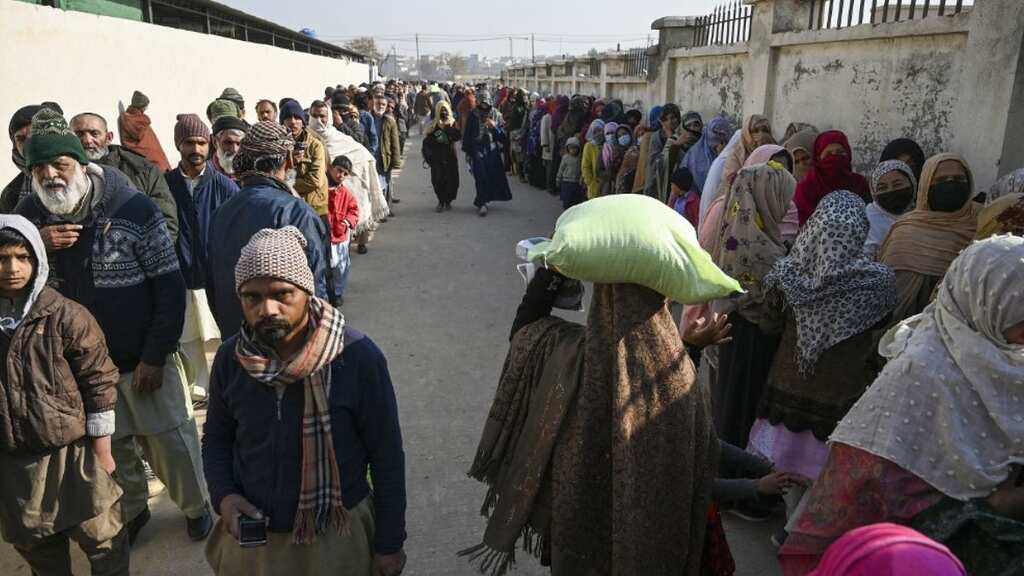Explained: With PM abroad, Pakistanis struggle to put food on table, economy on track