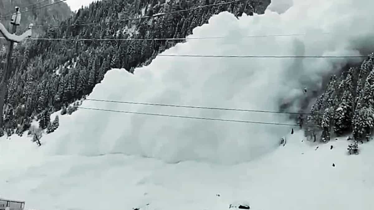 At least one dead in avalanche at Ganderbal in Kashmir, rescue operations underway