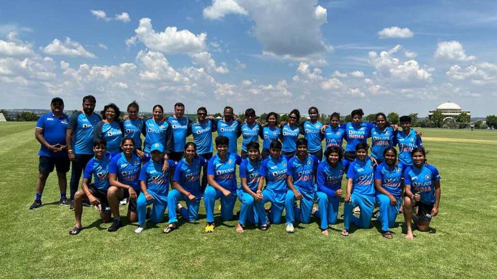 Sachin Tendulkar uplifts Indian women's team morale ahead of maiden U-19 T20 World Cup