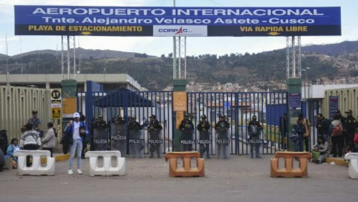 Peru Authorities reopen Cusco airport closed due to violent protests