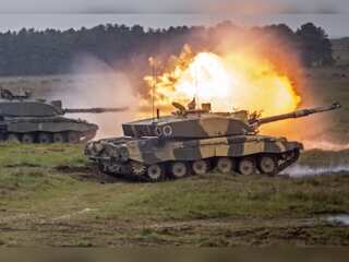 UK to supply battle tanks to Ukraine amid Russian strikes