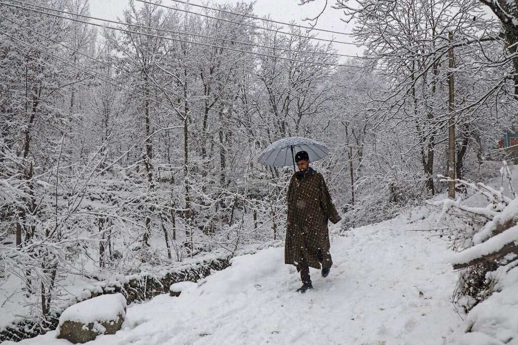 Even India is not spared by snowfall