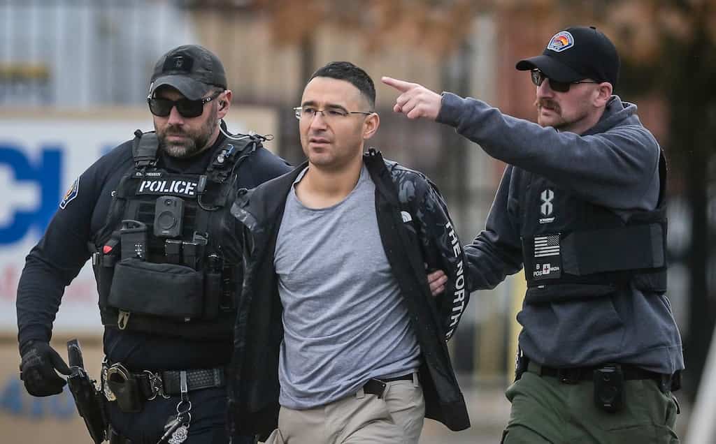 US: Ex-GOP candidate arrested for shootings at lawmakers' homes