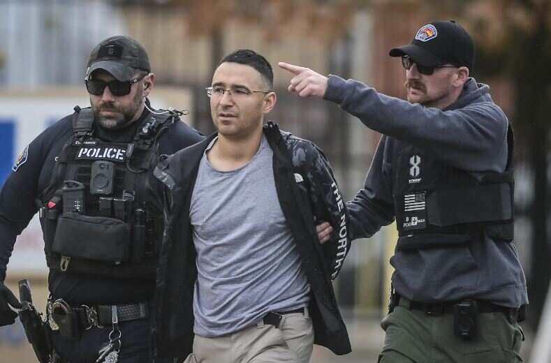 United States: Ex-GOP candidate arrested for shootings at lawmakers' homes