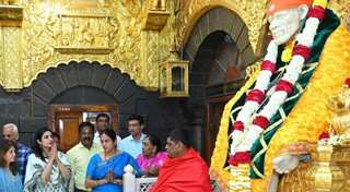 Raveena Tandon spotted at Sai Baba temple in Shirdi