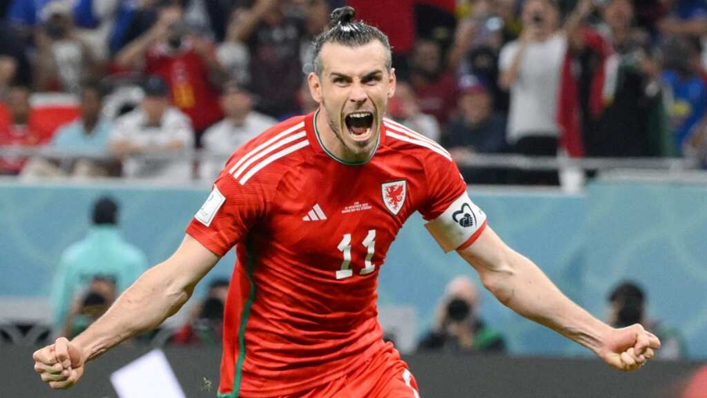 Wales men's and women's football teams to receive equal pay