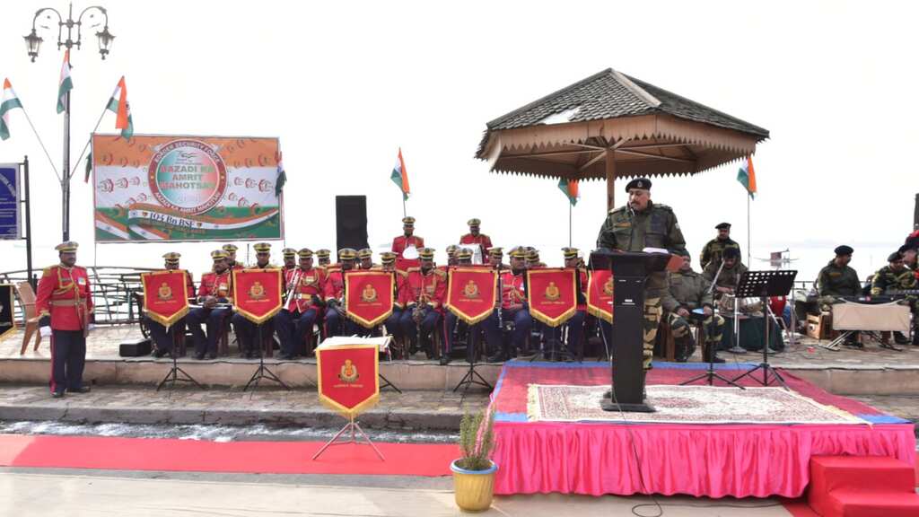 India: Security beefed up across Kashmir ahead of Republic Day; LoC on high alert