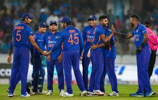 India survive Bracewell-Santner scare, hand New Zealand 12-run defeat in 1st ODI