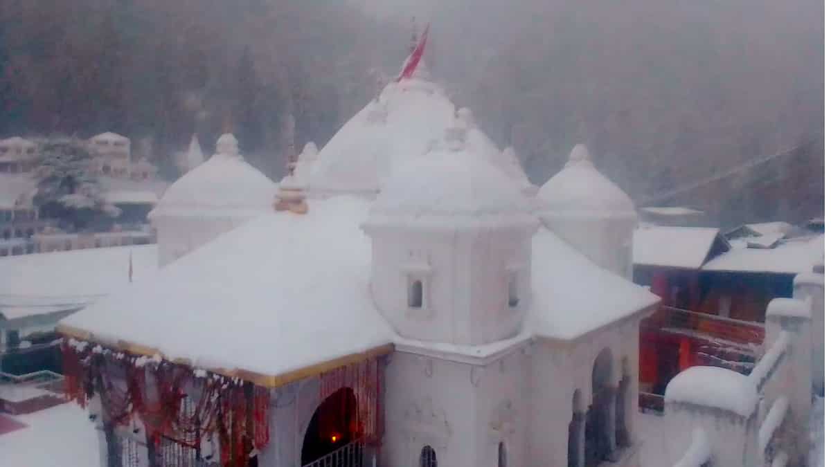 India: Several places in Uttarakhand, including Joshimath, receive snowfall India: Several places in Uttarakhand, including Joshimath, receive snowfall