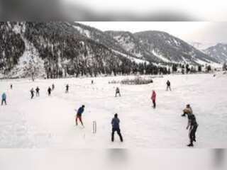 In sub-zero temperatures, locals in J&K's Gurez play snow cricket