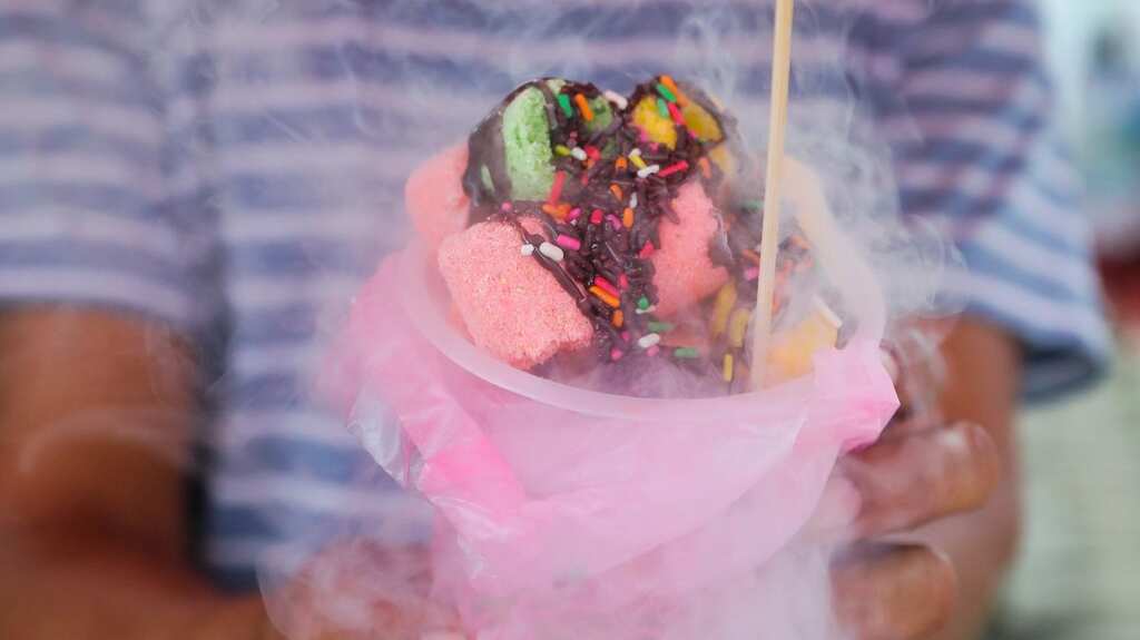 Children hurt after consuming 'Dragon's Breath' candy in Indonesia | Tech It Out