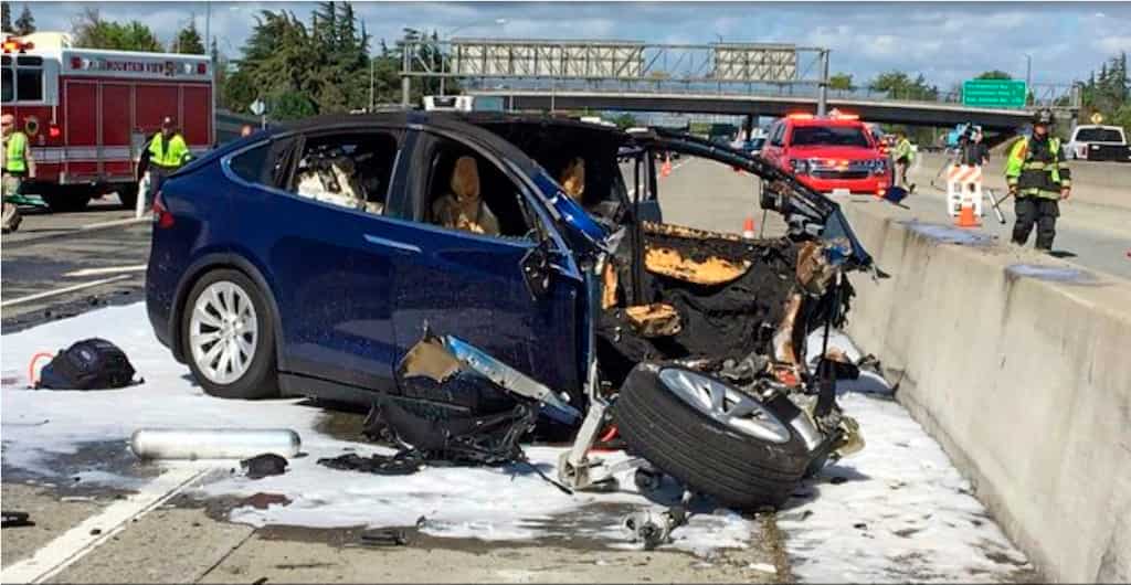 How safe are Tesla's self-driving cars? | Tech It Out