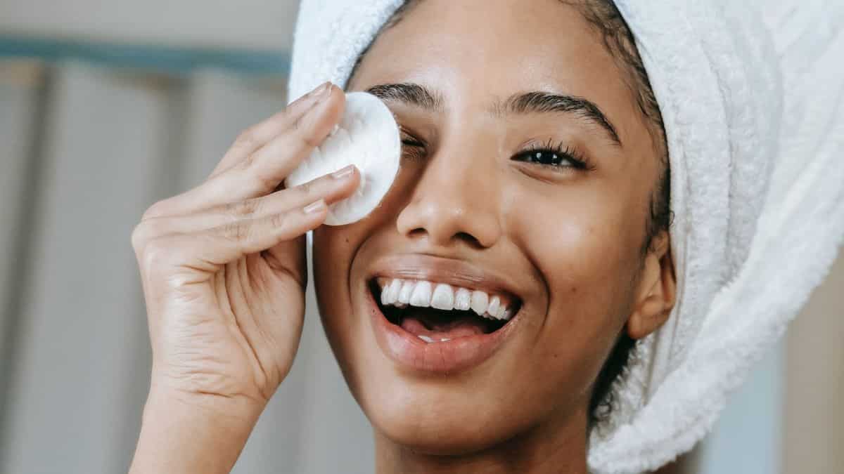 Got ultra dry skin? Use hyaluronic acid to achieve smooth and supple skin this winter