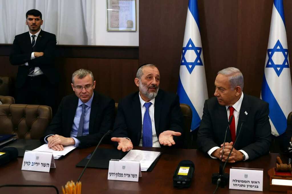 Israel sacks cabinet minister Aryeh Deri as Netanyahu complies with Supreme Court order