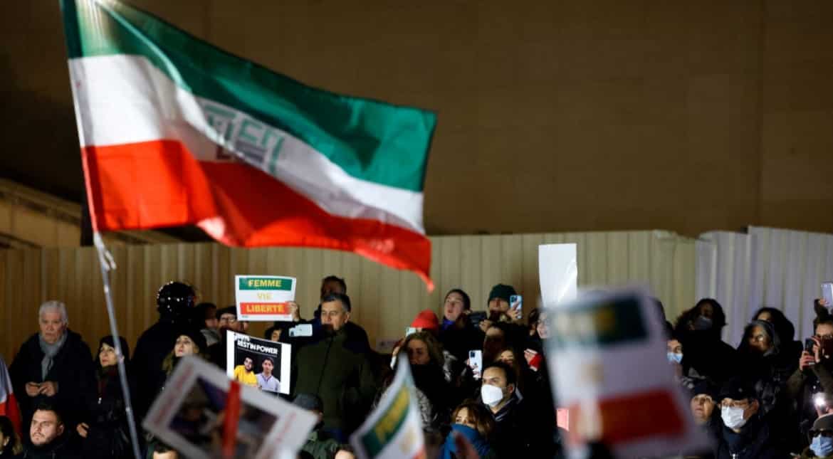 Three female journalists arrested by Iranian authorities amid protests