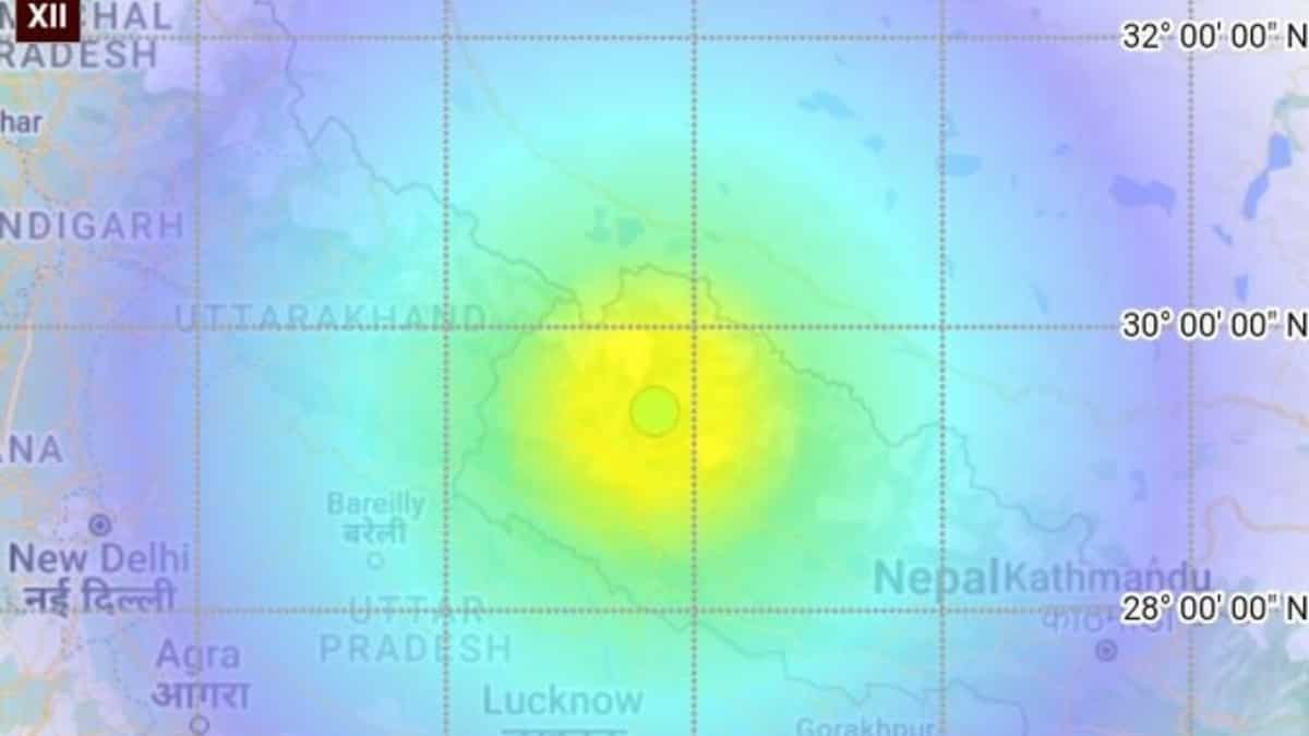 Quake of magnitude 5.8 hits Nepal, tremors felt in Delhi