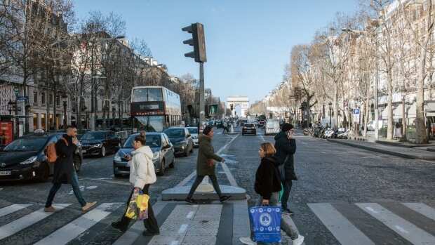 French executives are the world's worst workaholics