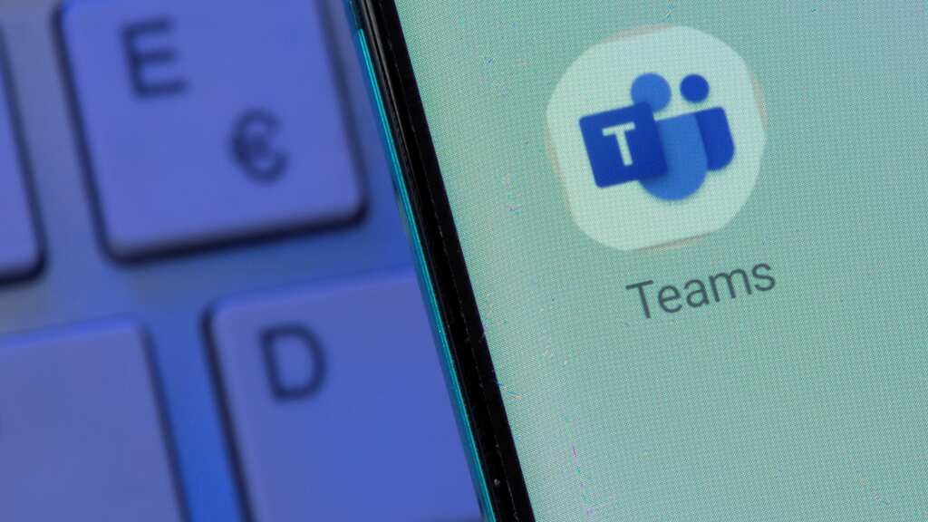 Microsoft investigating Teams, Outlook outage; 'So are we supposed to go home?,' ask users